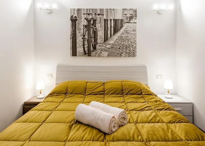 Apartment Tour De *